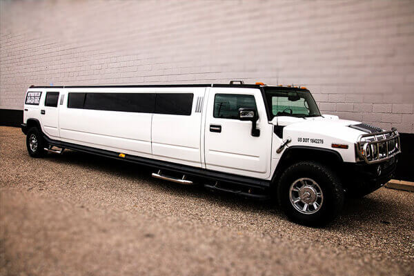 Hummer limo exterior